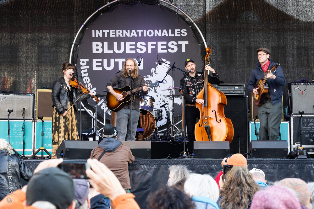 Rebekka Wagner,  Armano Persau, Stephan Goldbach, Benjamin Lojak, 

