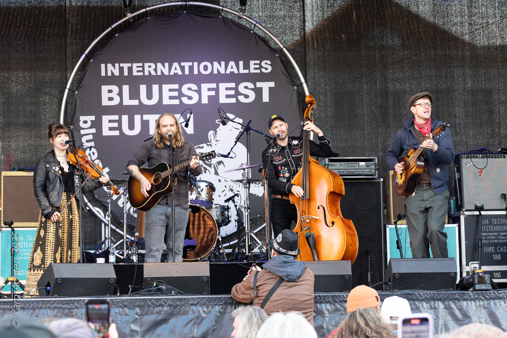 Rebekka Wagner,  Armano Persau, Stephan Goldbach, Benjamin Lojak, 
