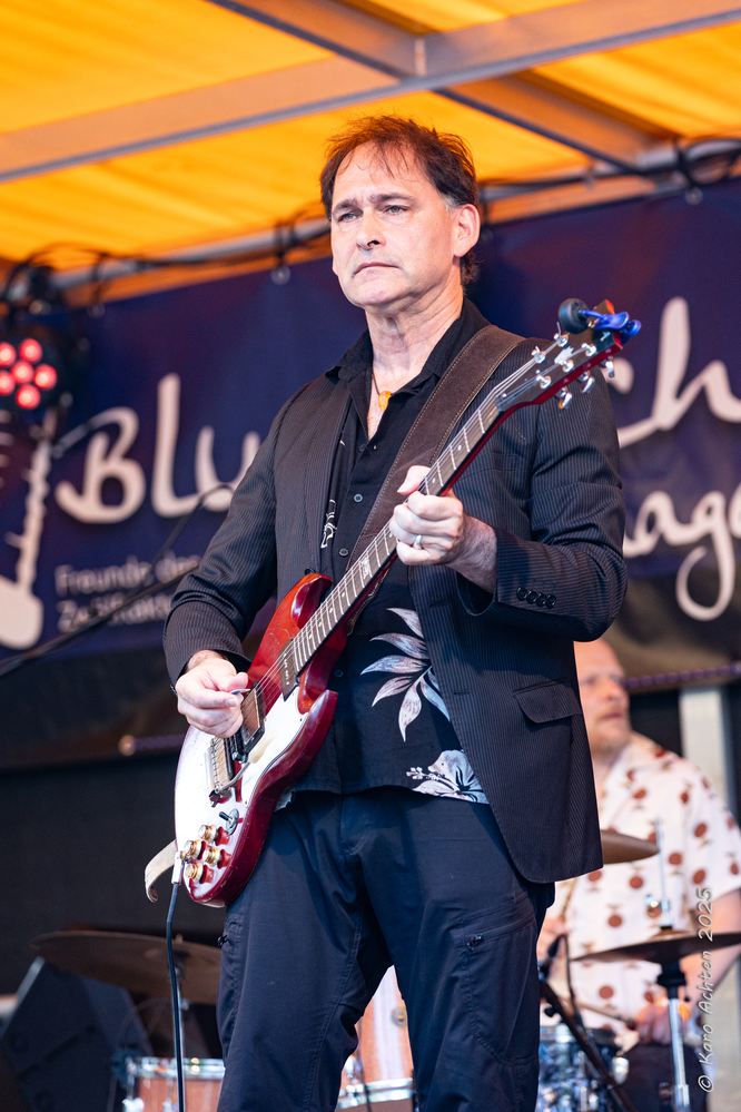 Johnny Burgin II, Mikko Peltola, 
