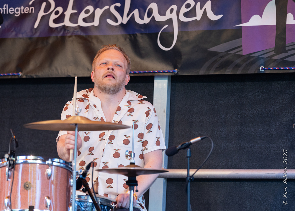 Mikko Peltola, 
