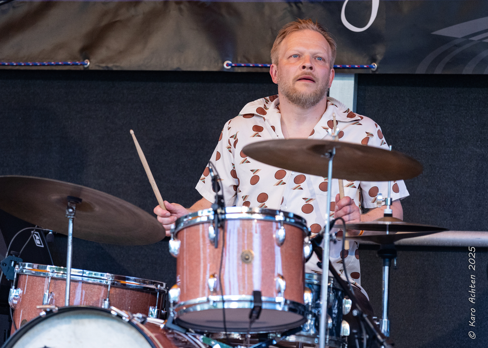 Mikko Peltola, 
