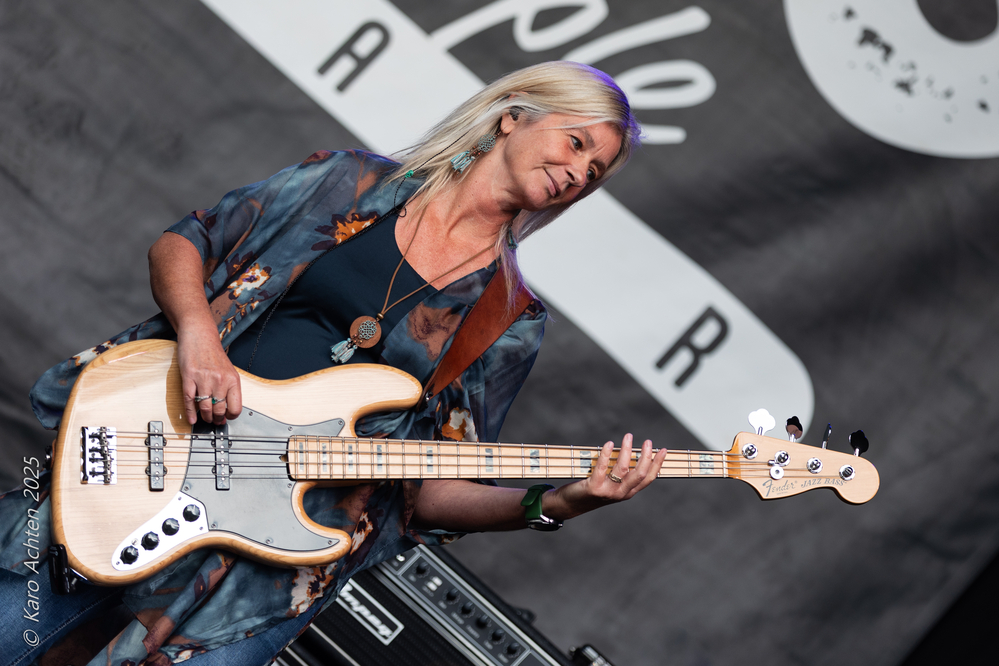  Ilse Van den Broeck, 

