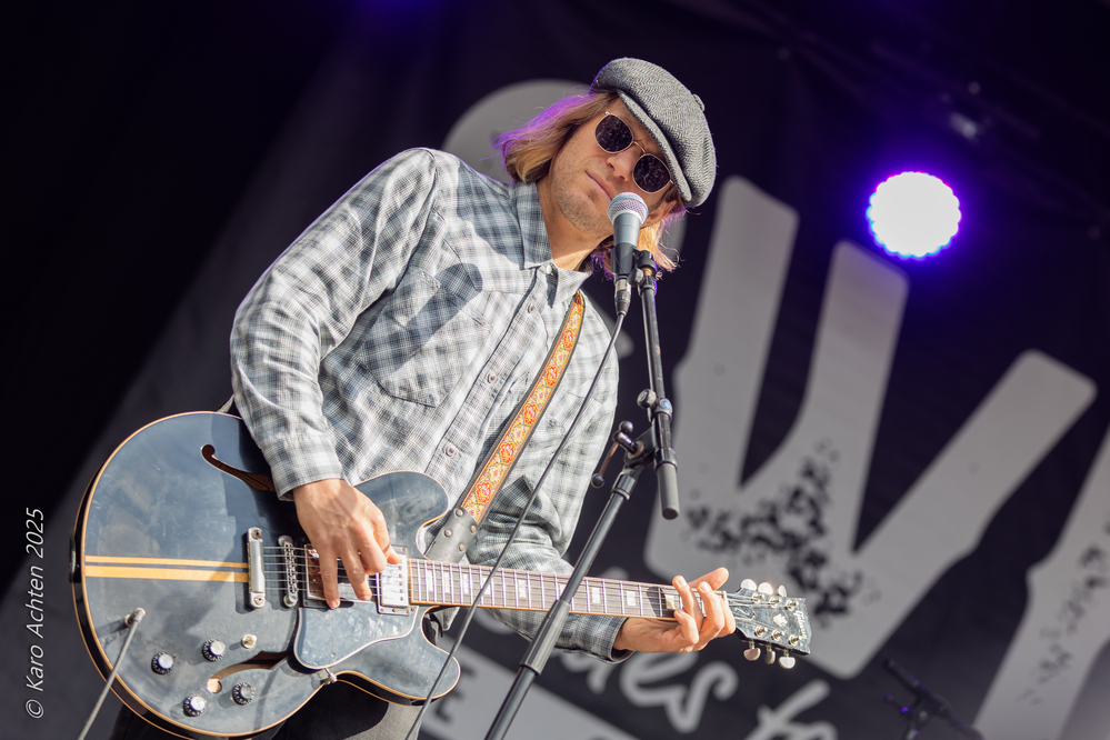 Jesse Redwing, 
