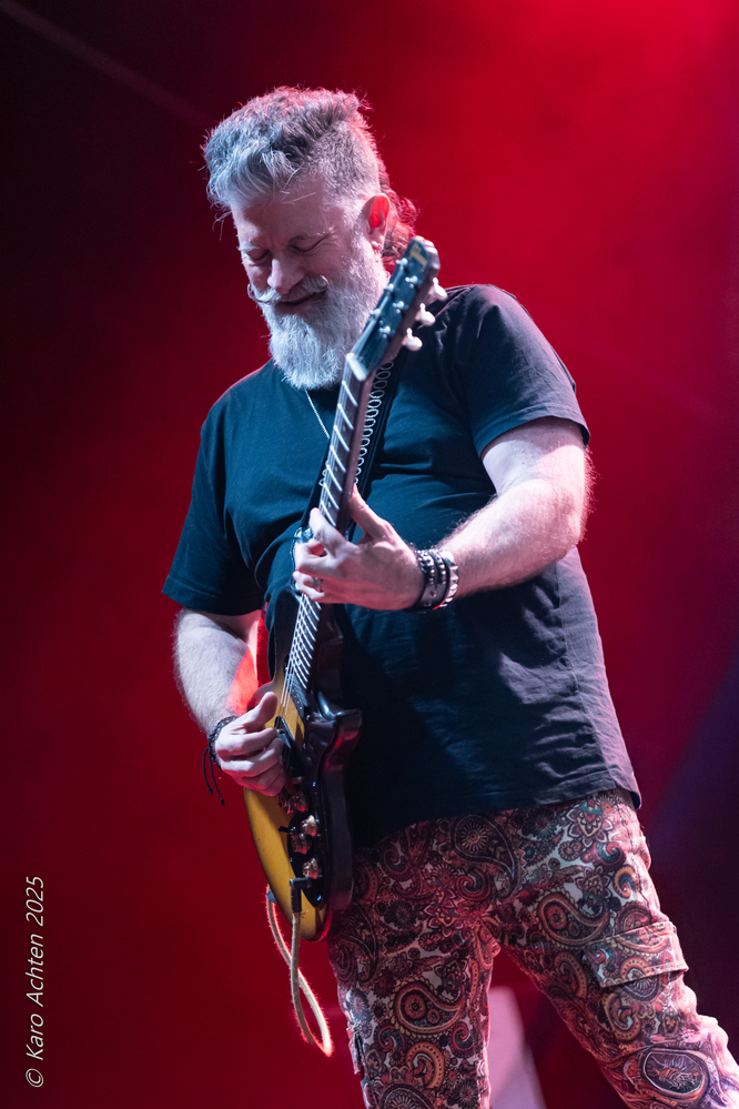 Paul DesLauriers, 
