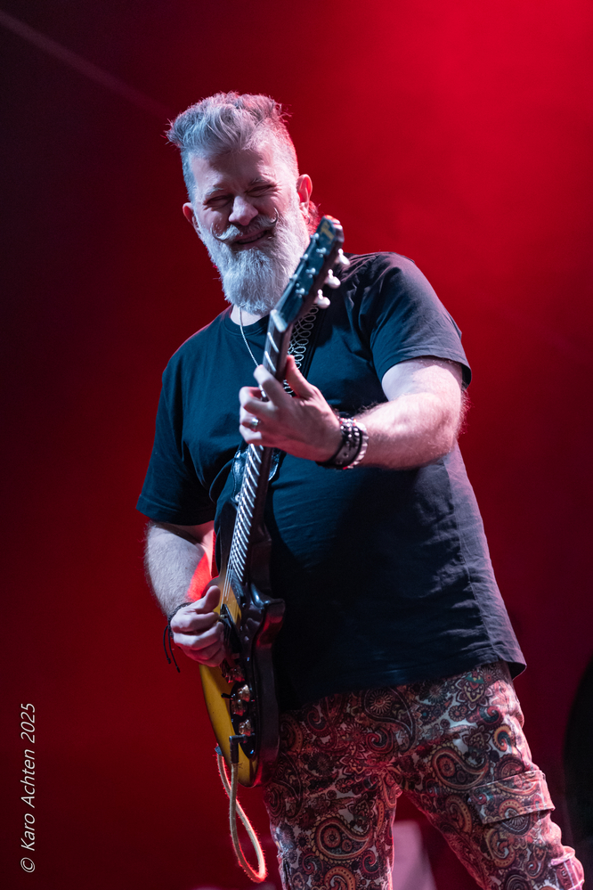 Paul DesLauriers, 
