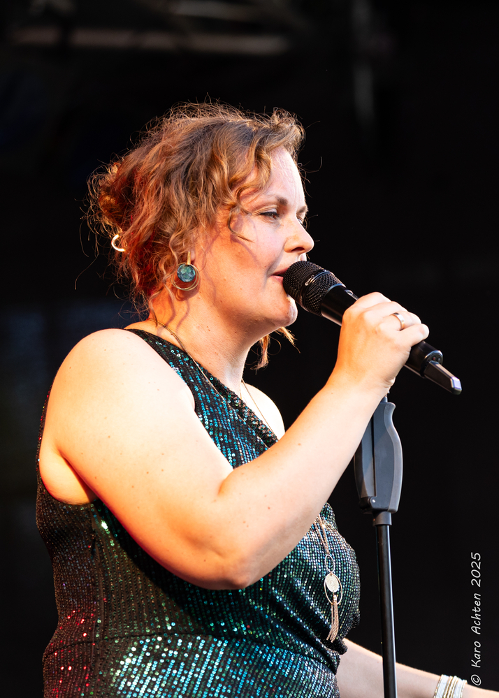 Meike König, 

