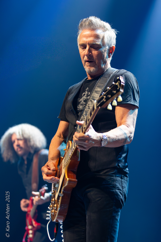 Colin James, Chris Caddell, 
