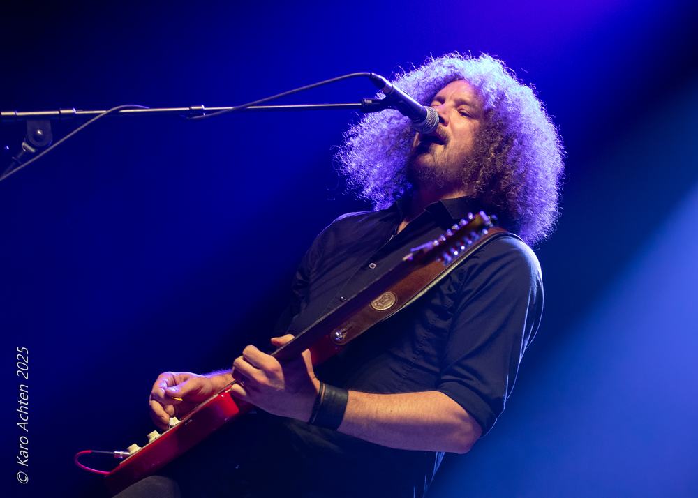 Chris Caddell, 

