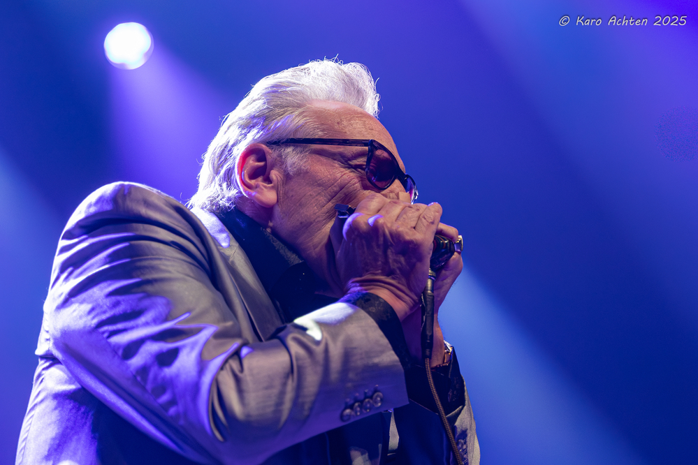 Rick Estrin, 
