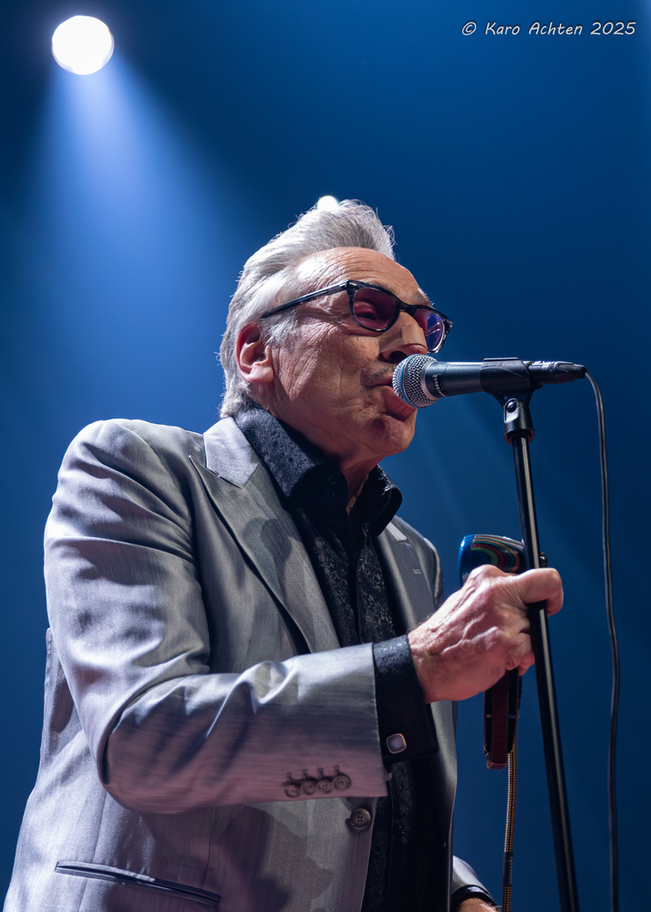 Rick Estrin, 
