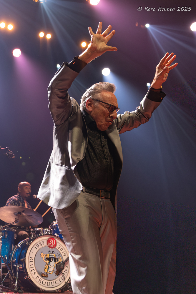 Derrick D'Mar Martin, Rick Estrin, 
