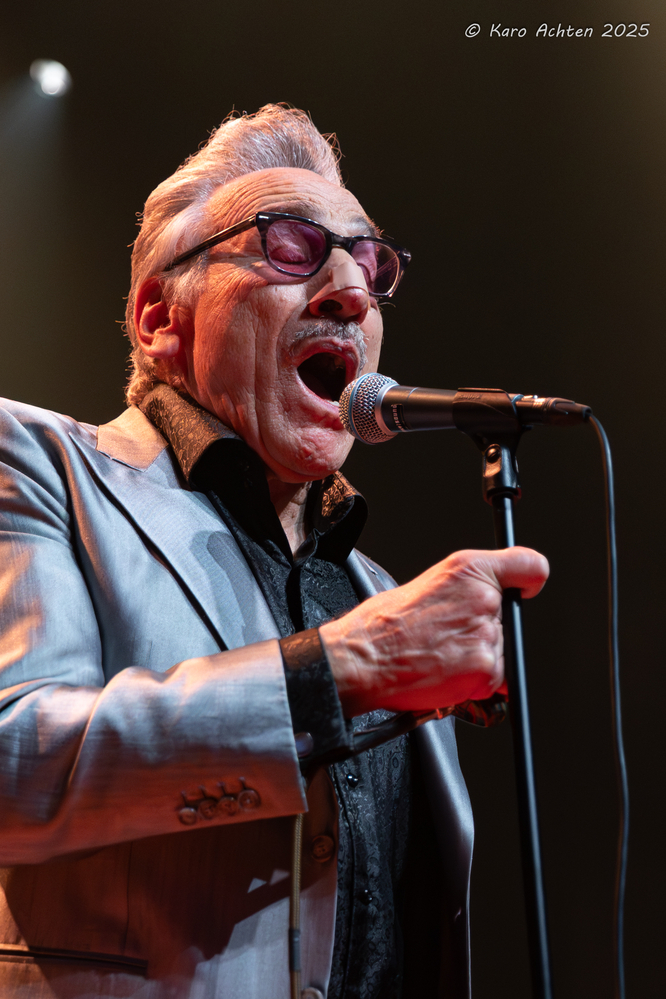 Rick Estrin, 
