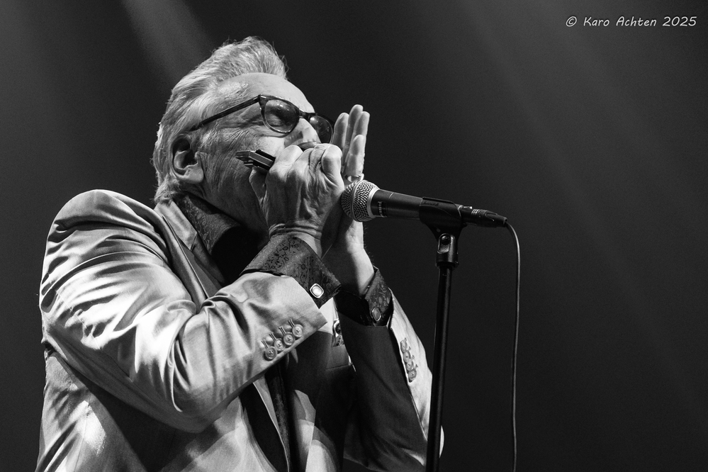 Rick Estrin, 
