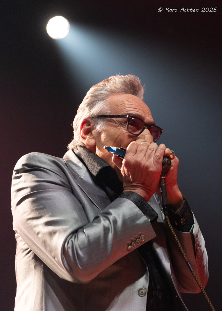 Rick Estrin, 
