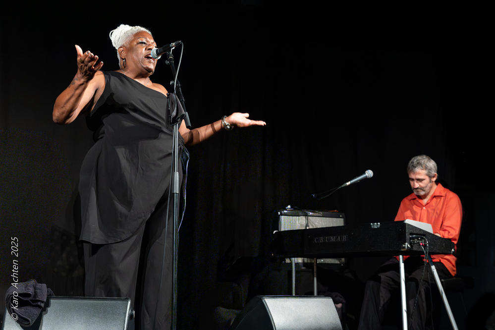 Tia Carroll, Benoit Ribière, 
