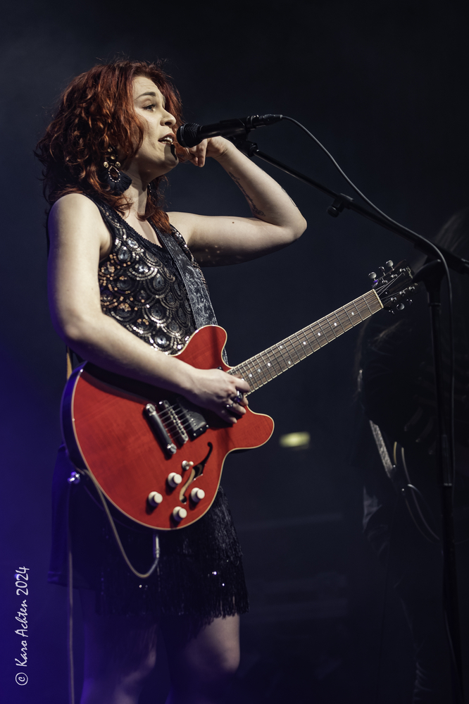 Jessie Lee Houllier, 
