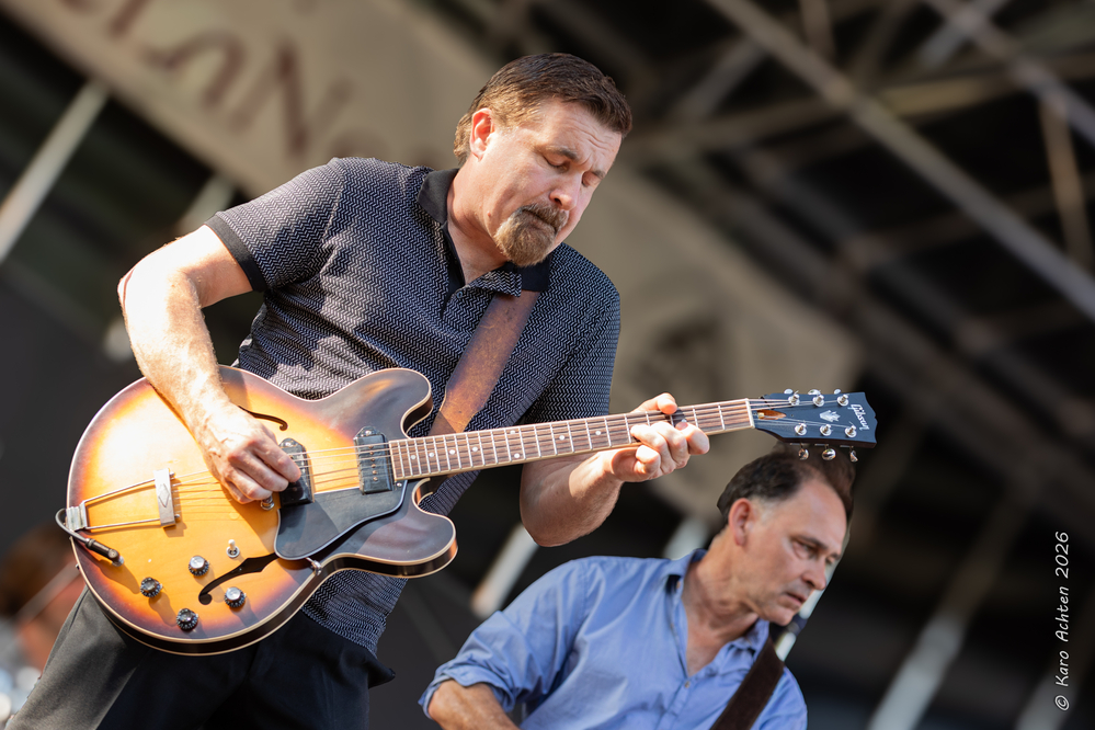Tomi Leino,  Johnny Burgin, 

