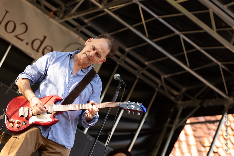  Johnny Burgin, 

