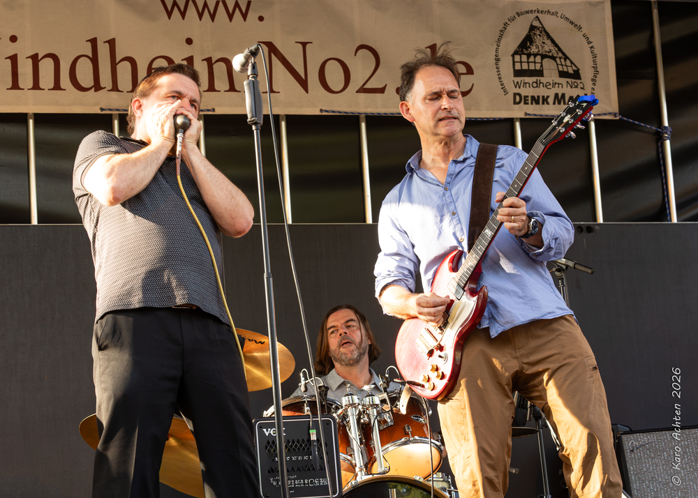 Tomi Leino,  Johnny Burgin, 
