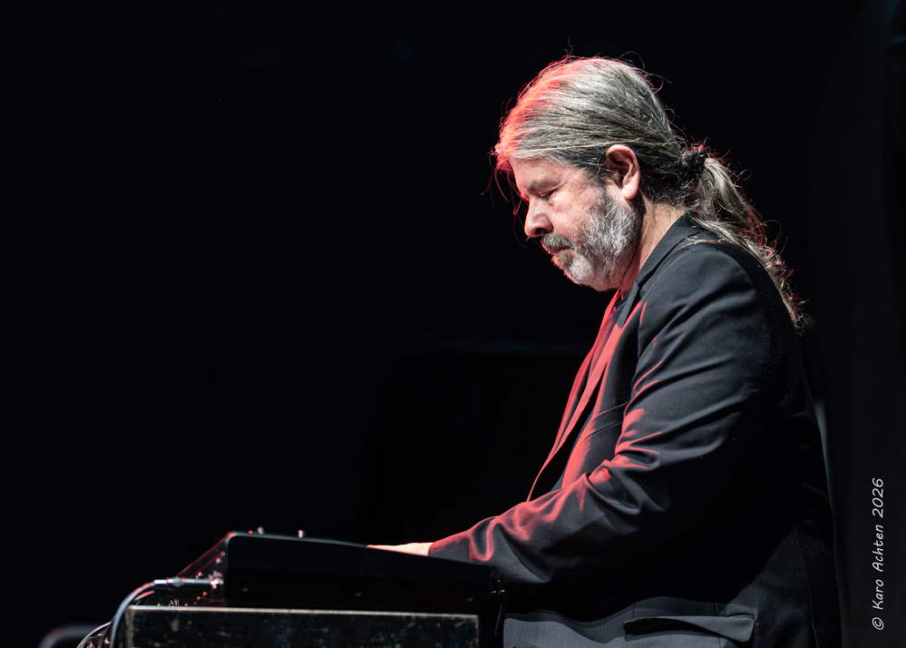 Sascha Kuhn, 
