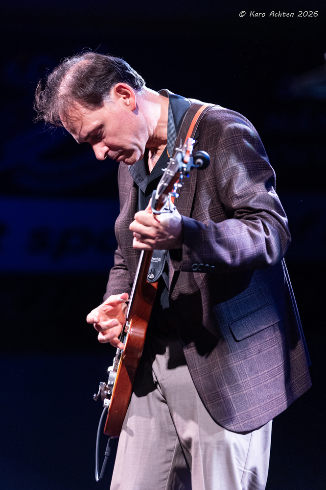 Johnny Burgin, 
