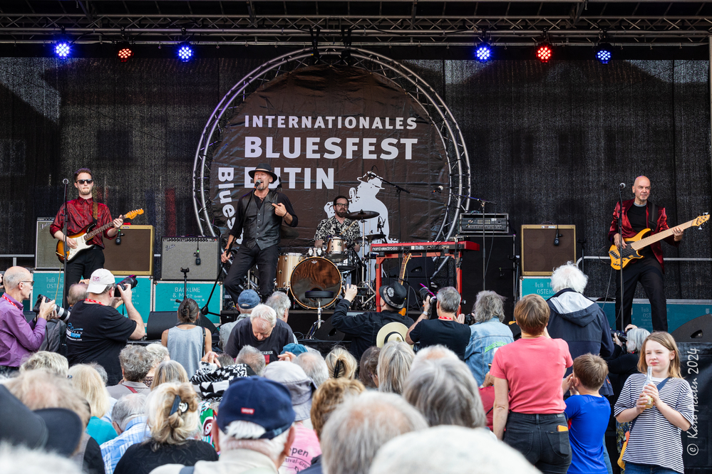 Tom Vela, Joe Fischer, Jürgen Schneckenburger, Martin Bürger, 
