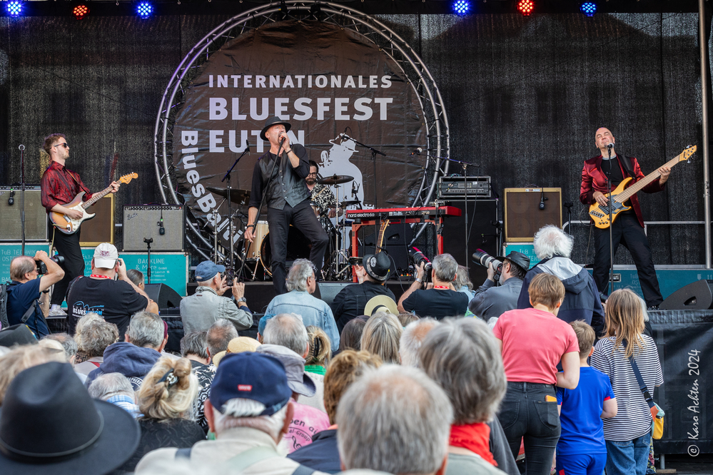 Tom Vela, Joe Fischer, Jürgen Schneckenburger, Martin Bürger, 
