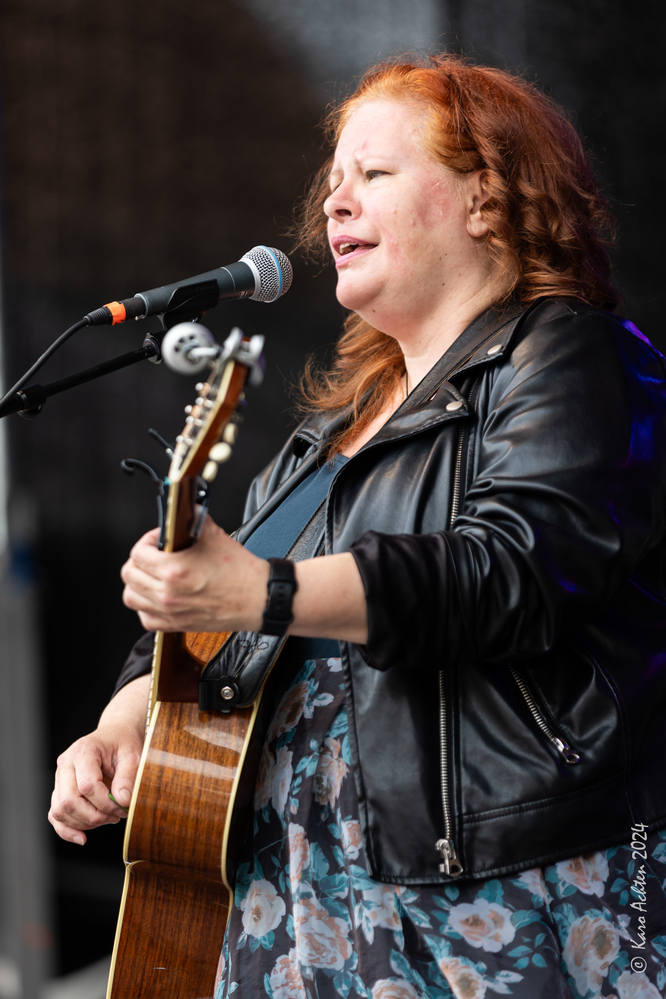 Suzie Vinnick, 
