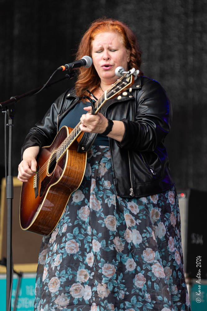 Suzie Vinnick, 
