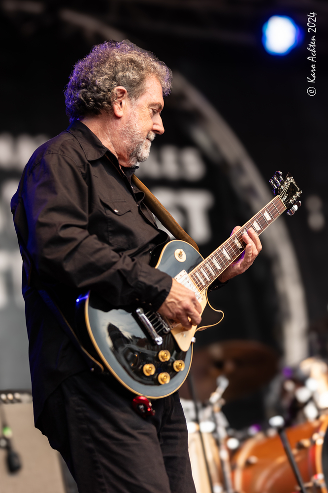 Eddie Phillips, 
