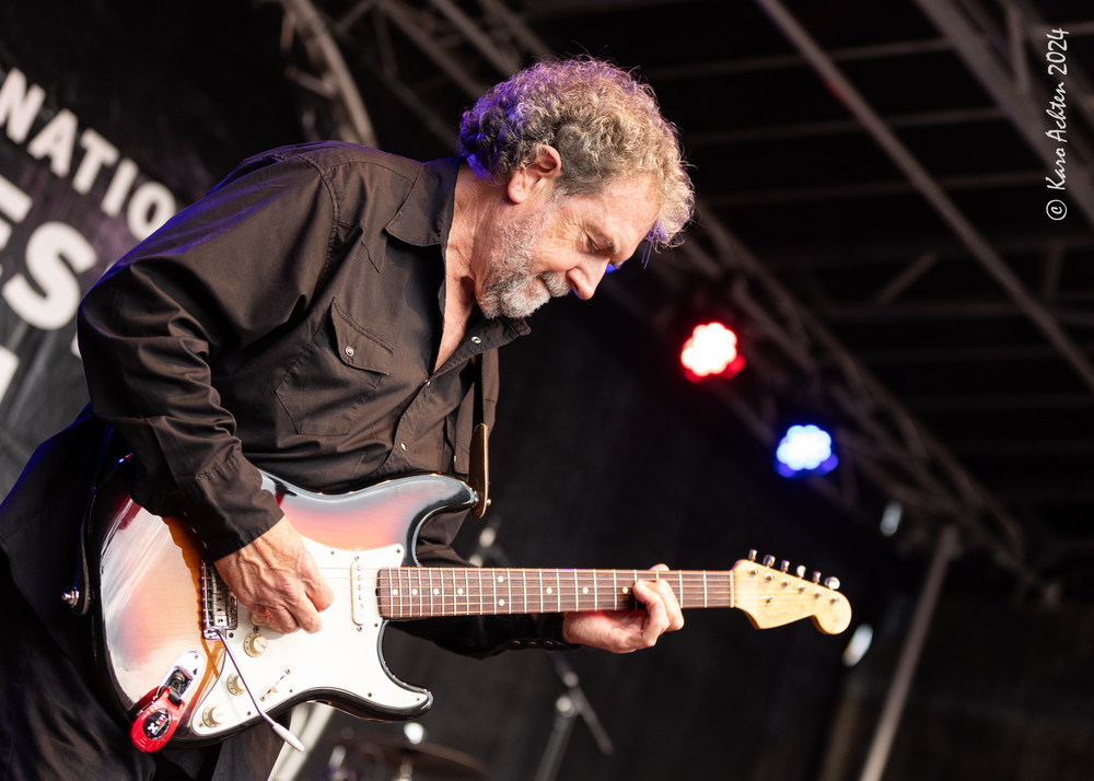 Eddie Phillips, 
