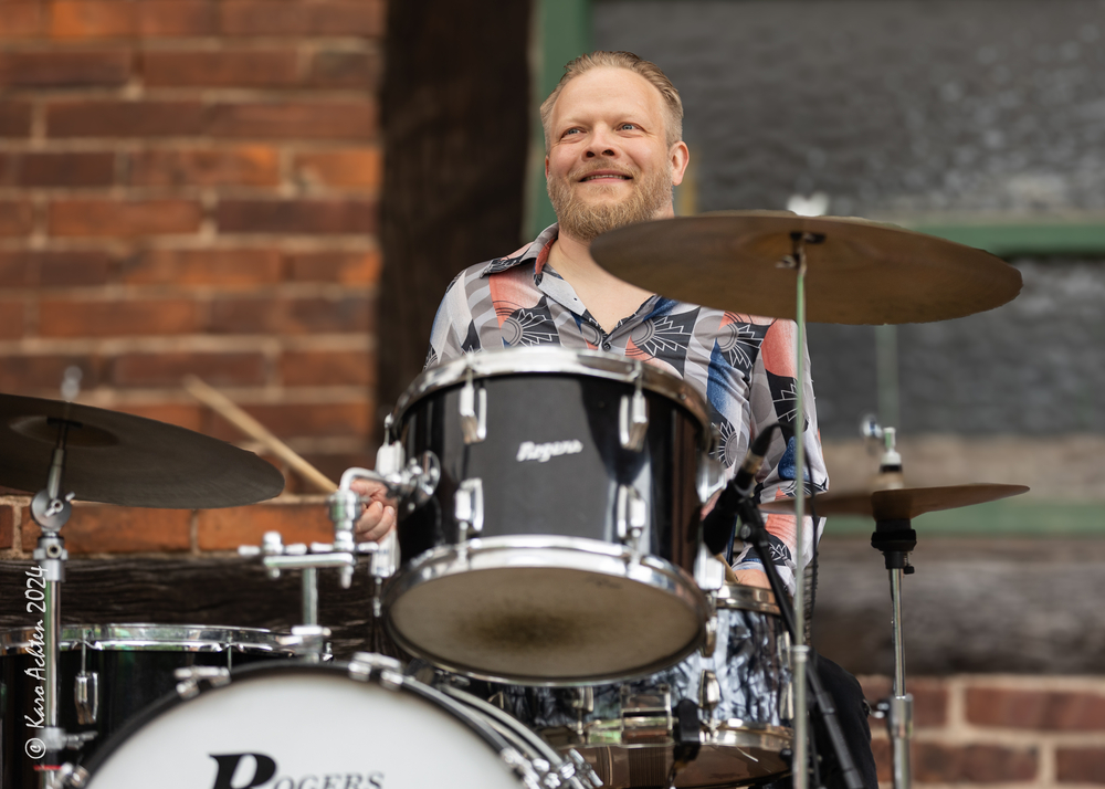 Mikko Peltola, 

