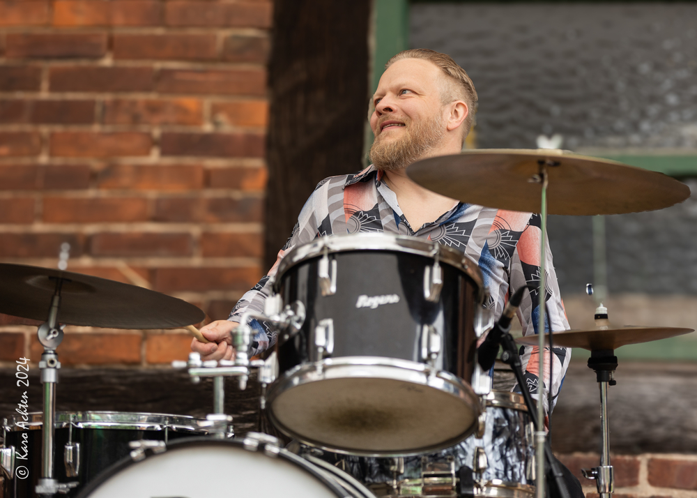Mikko Peltola, 
