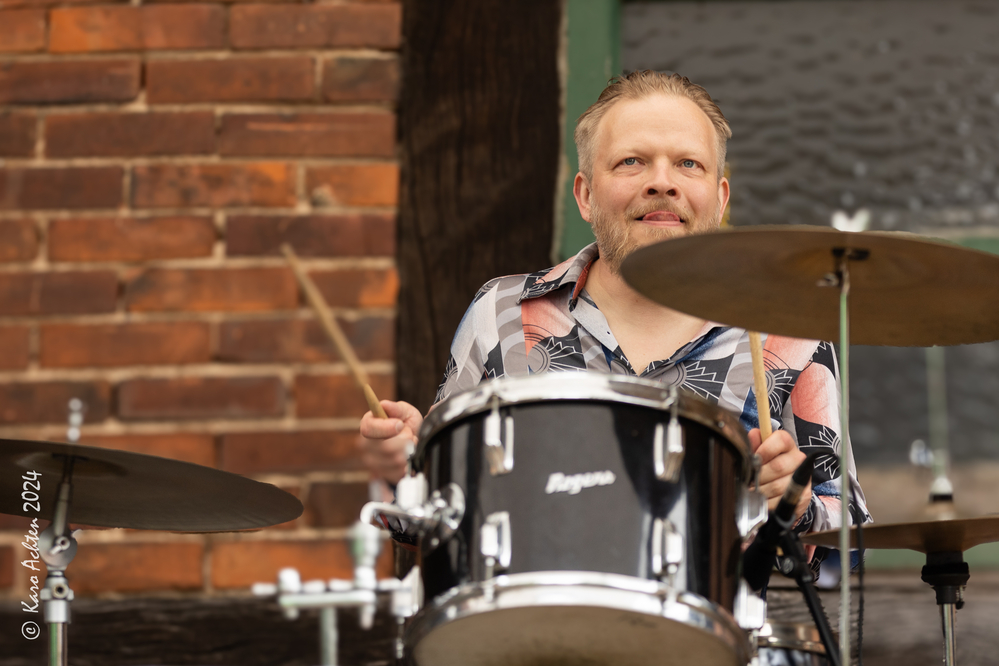 Mikko Peltola, 
