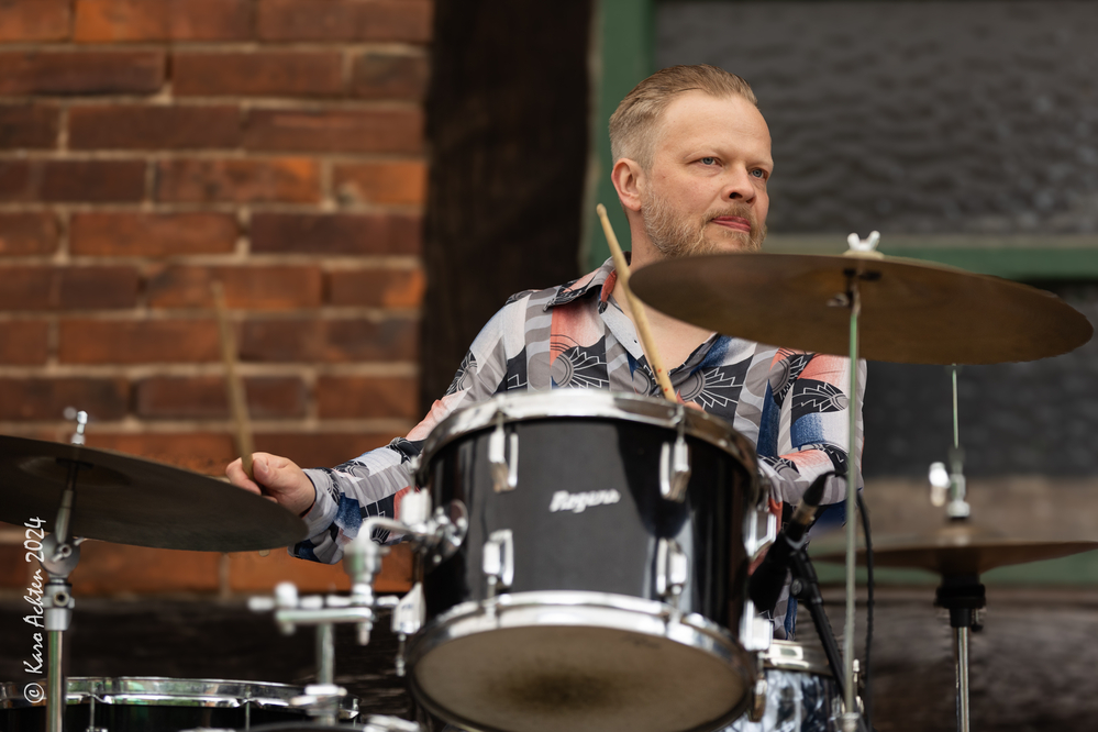 Mikko Peltola, 
