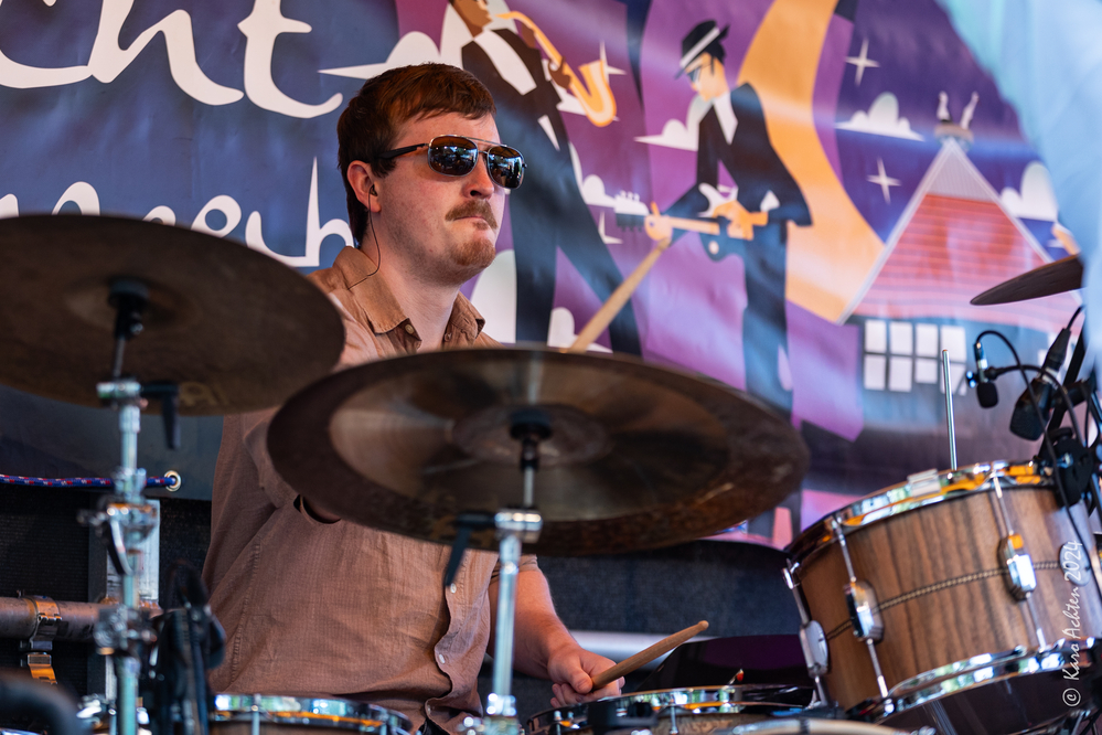 Aaron McLaughlin, 
