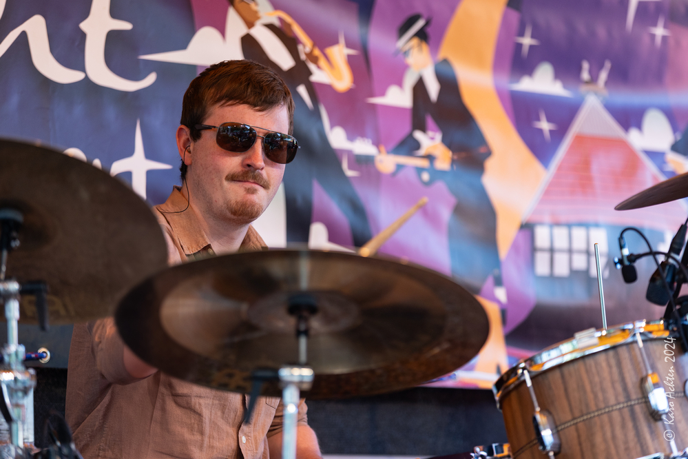 Aaron McLaughlin, 
