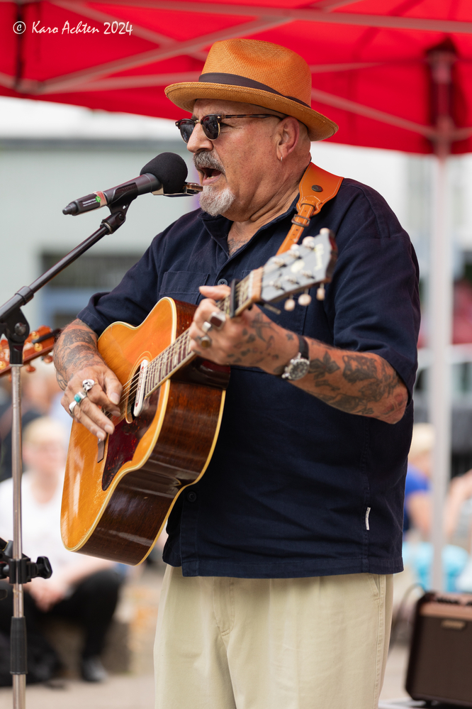 Pete Alderton, 

