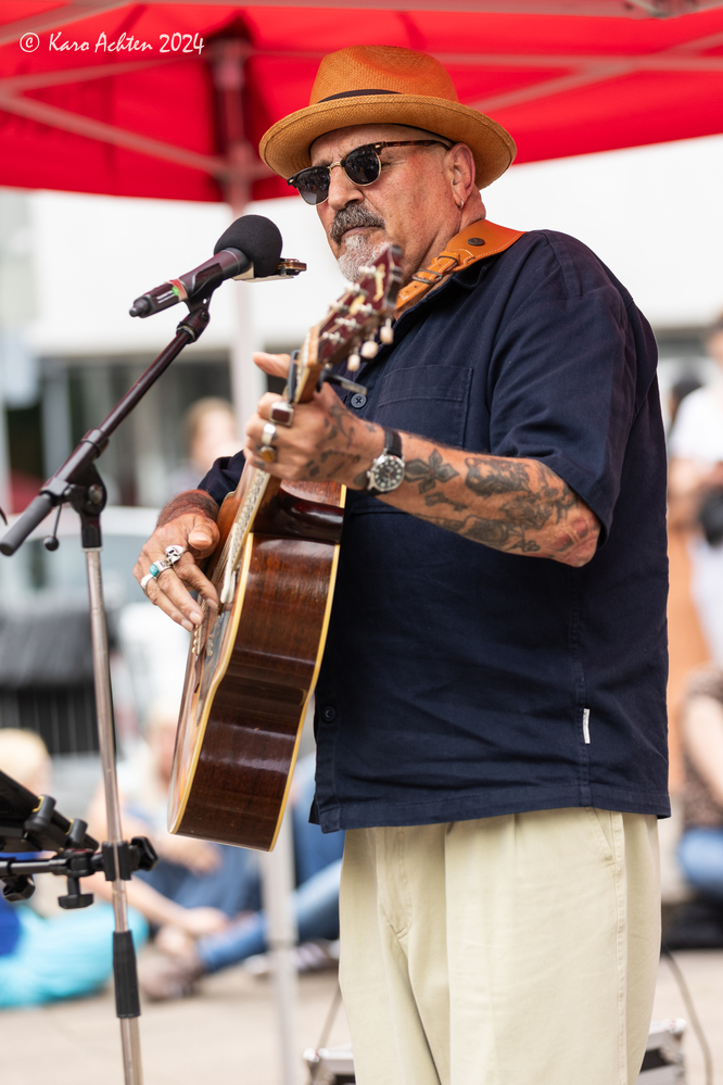Pete Alderton, 
