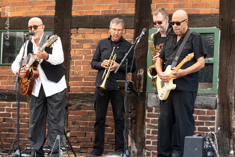 Todor “Tosho” Todorovic, Uwe Nolopp, Volker Winck,  Mike Titre, 

