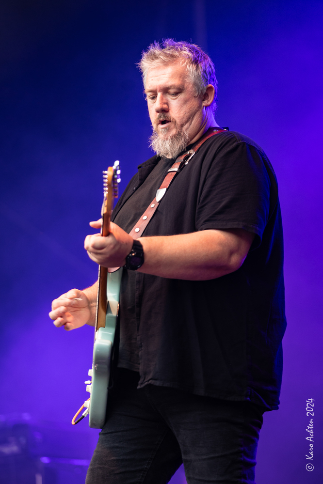 Stevie Nimmo, 
