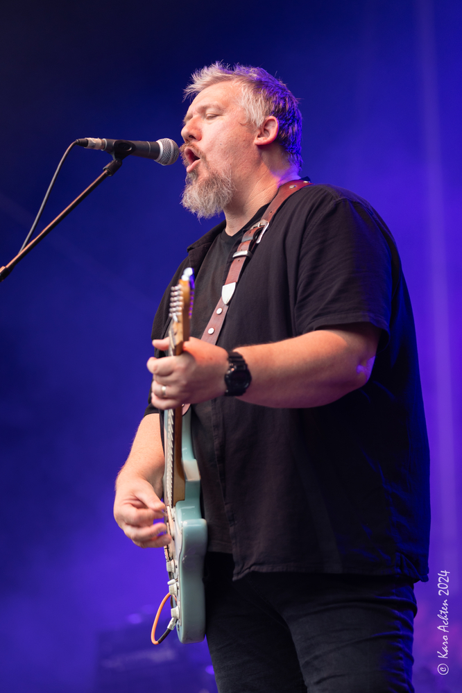 Stevie Nimmo, 
