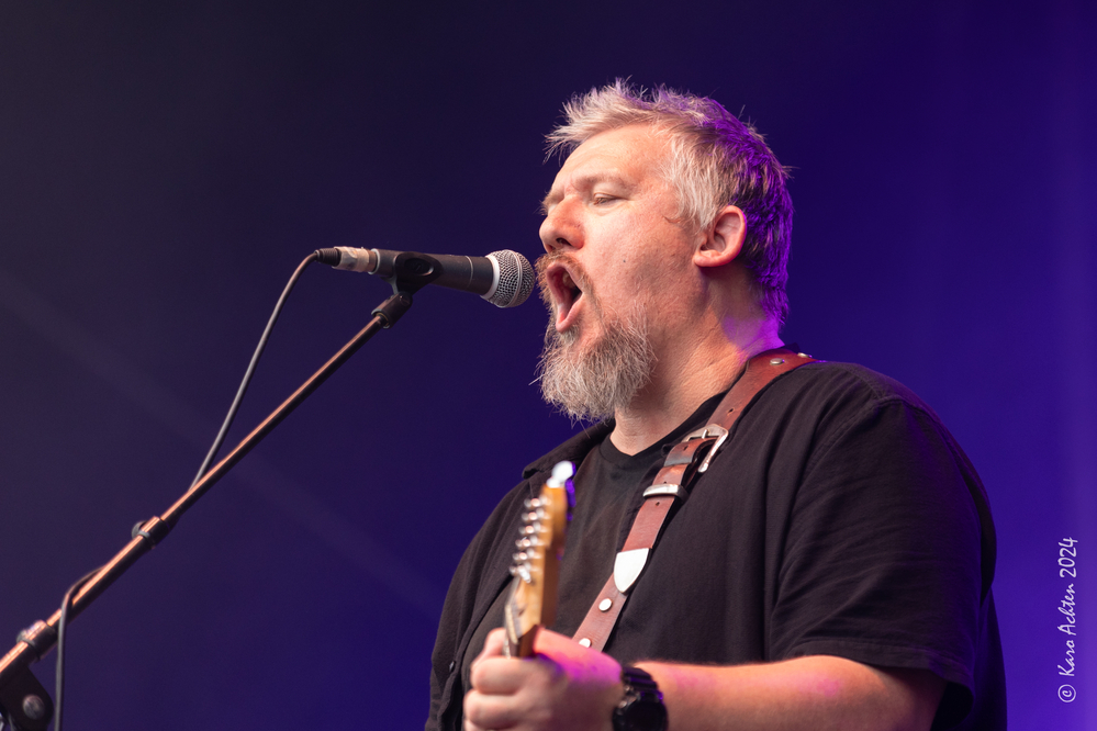 Stevie Nimmo, 
