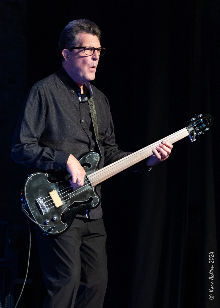 Bill Stuve, 
