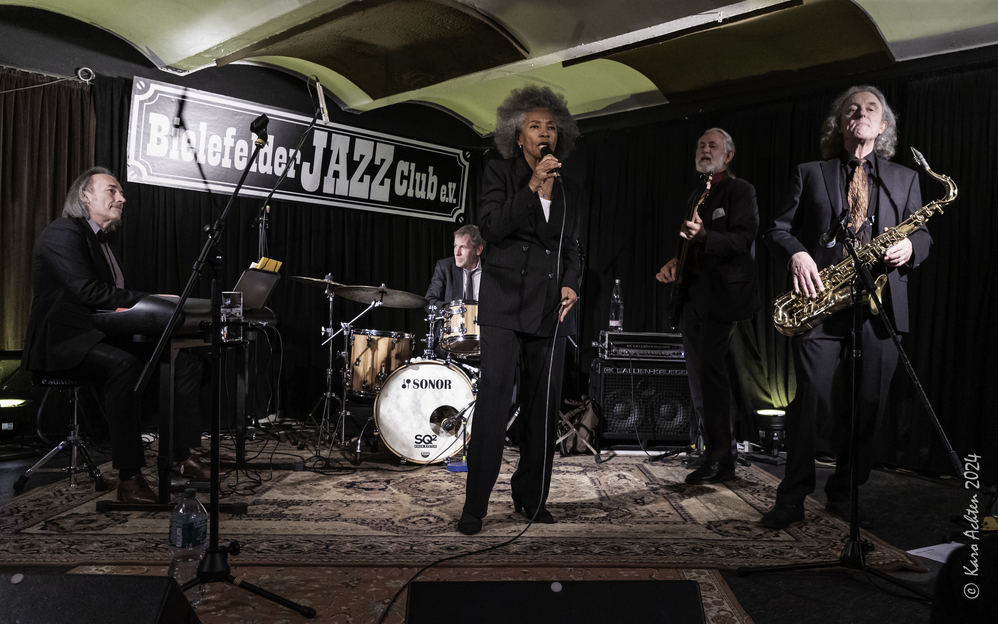 Christian Jung, Roland Weber, Sydney Ellis, Hugo Scholz
